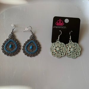 Set of 2 Earrings